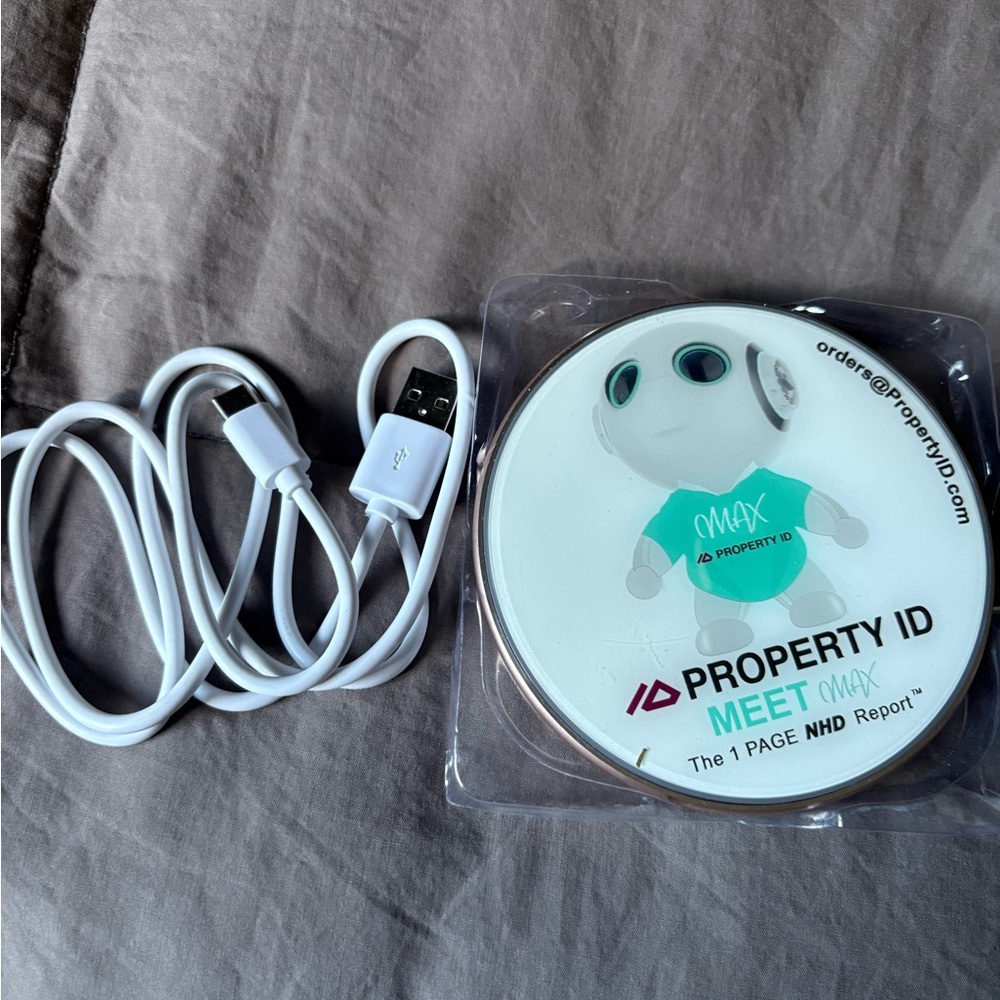 Wireless fast charging pad in rose gold color